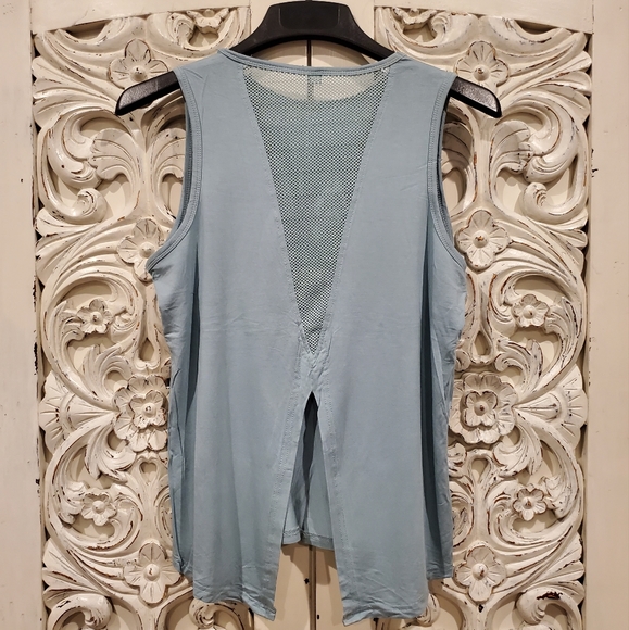 Green athletic tie back mesh tank top - Picture 8 of 14